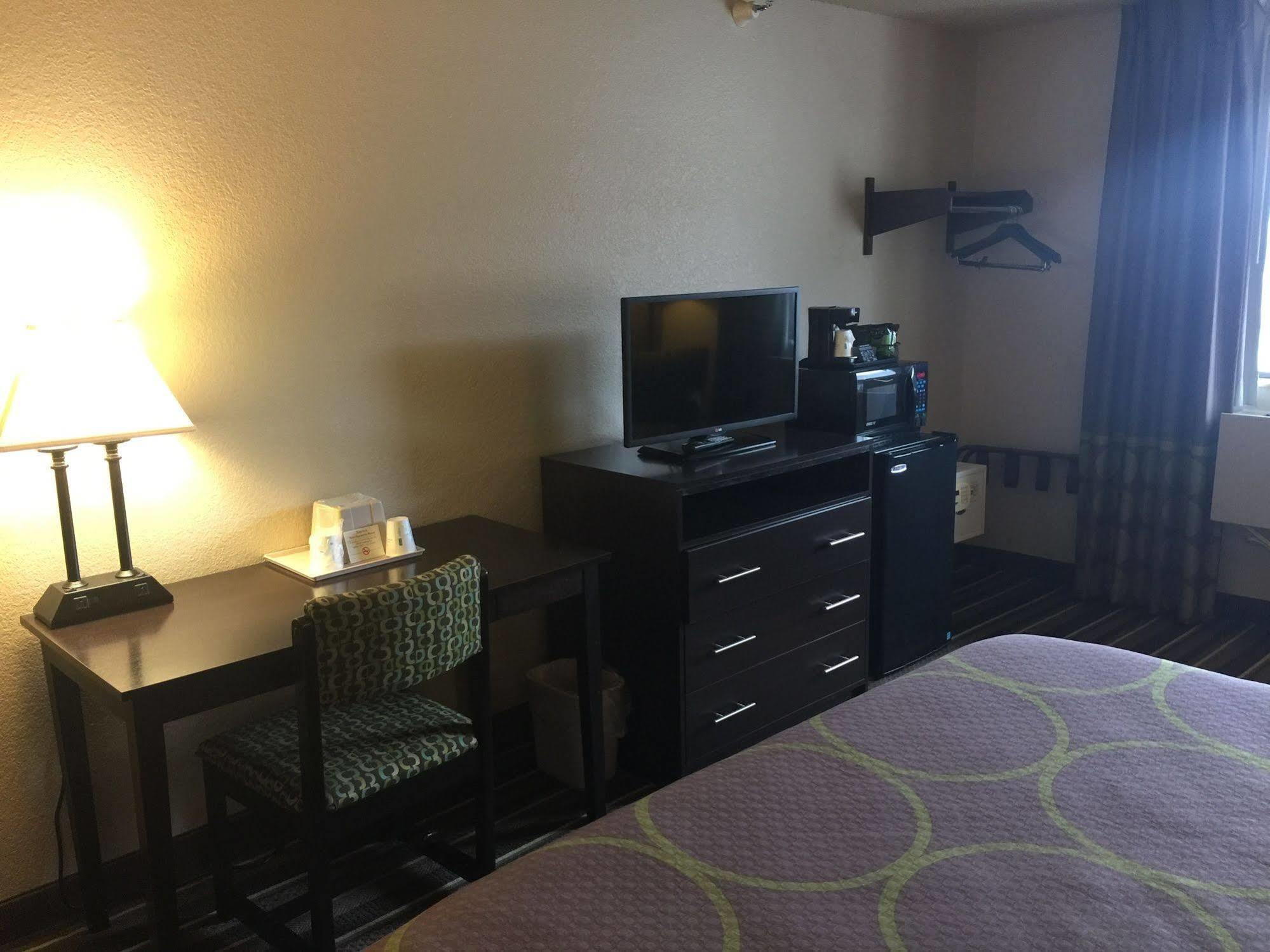 Super 8 By Wyndham Weston Wv Hotel Luaran gambar